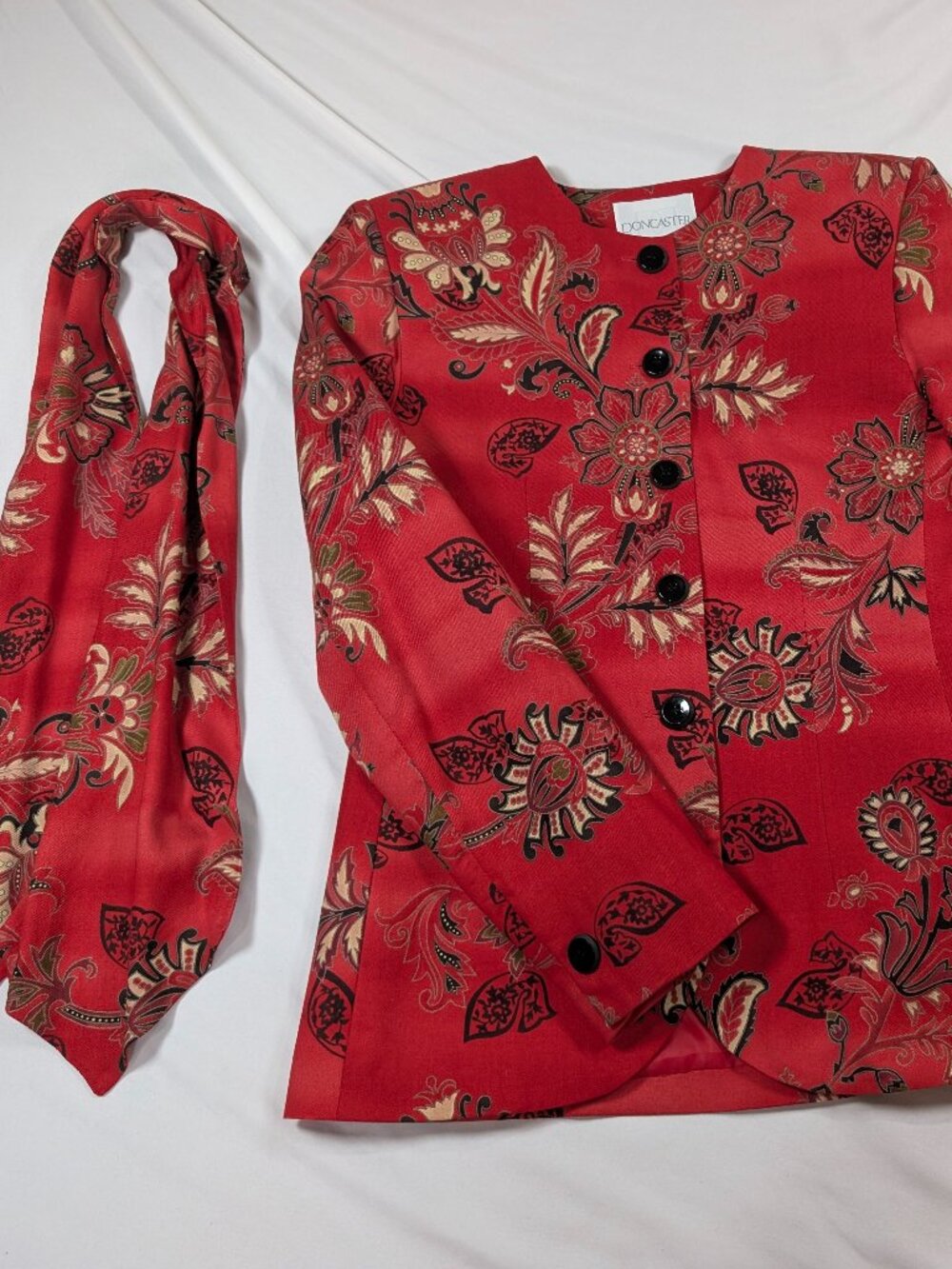 Doncaster Vintage Womens Size 2 Red Floral Paisley Rayon Wool Blazer Jacket & Sc